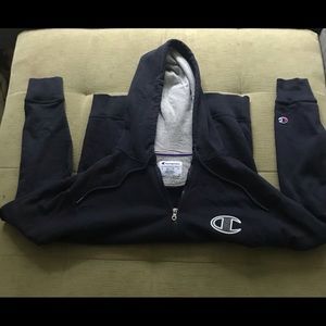 Champion Men’s Sweatshirt (Medium)